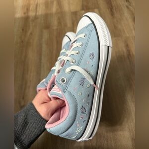 Converse Kids Light Blue Sneakers with Pink Trim